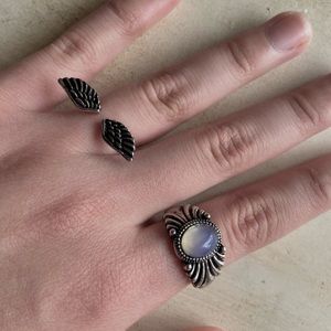 Silver Tone Opalescent Ring